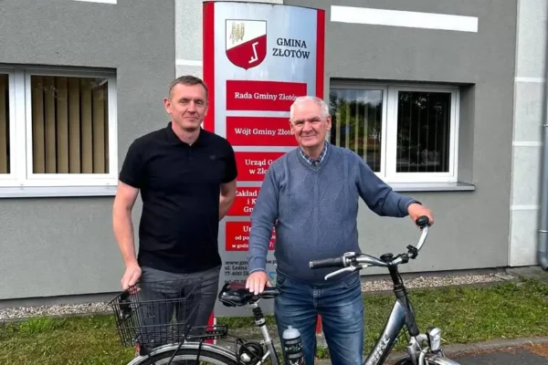 71-letni rowerzysta odwiedził Urząd Gminy Złotów. Ma na koncie ponad 108 tys. km