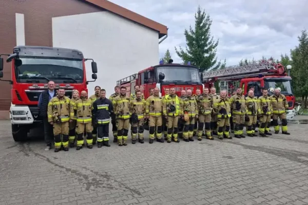 Ćwiczenia przeciwpożarowe w Krajence: próbna ewakuacja szkoły podstawowej
