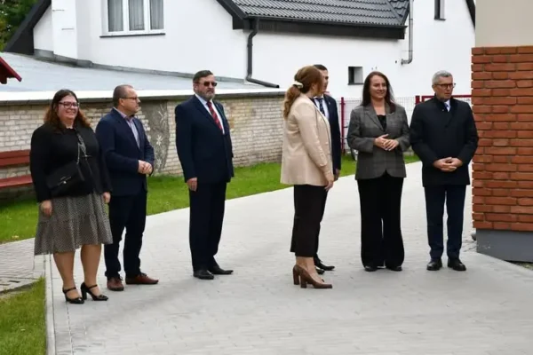 Zakrzewo: nowy plac zabaw przy żłobku „Siedmiu Krasnoludków” już otwarty